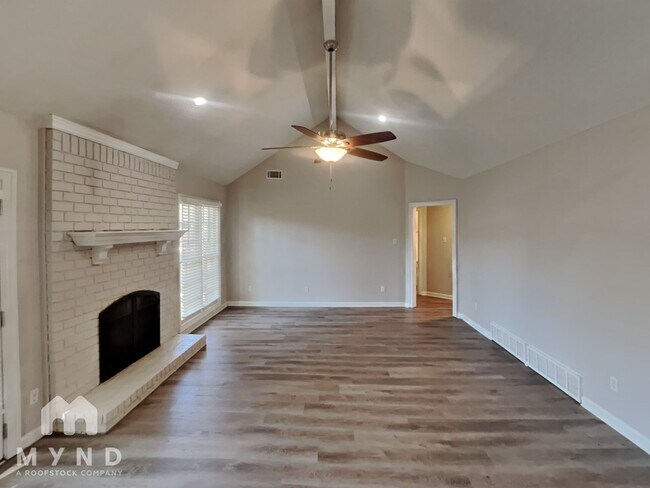 Foto del edificio - 1351 Sandy Stone Ln