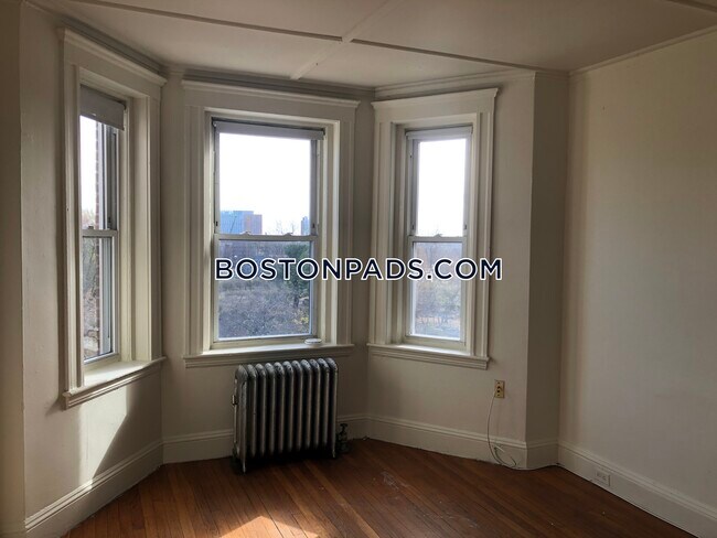 Building Photo - 1175 Boylston St