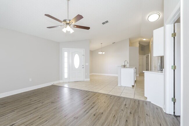 Foto del edificio - 2126 Jessa Dr