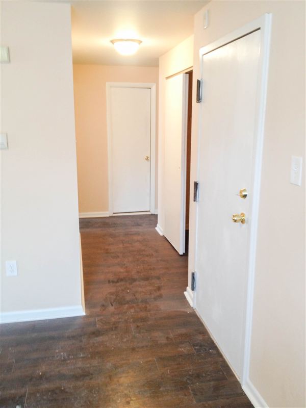 Building Photo - 5813 Hegerman St