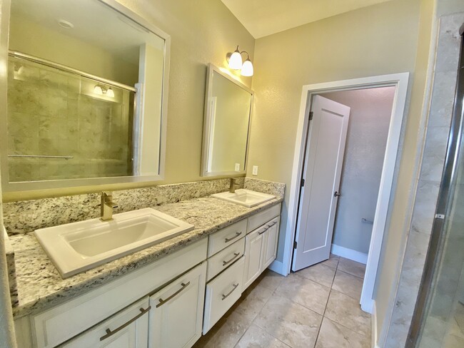 Master's Bedroom ShowerToilet - 5973 Golden Vista Dr