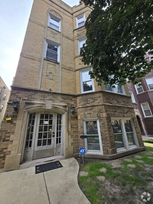 Building Photo - 6518 N Mozart St