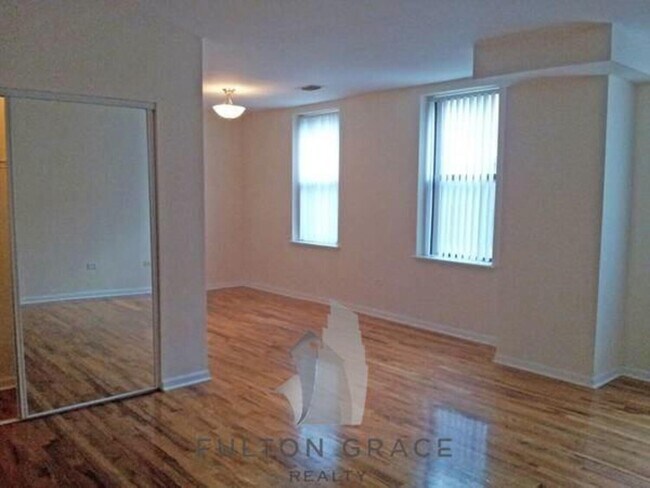 Foto del edificio - 4701 N Sheridan Rd