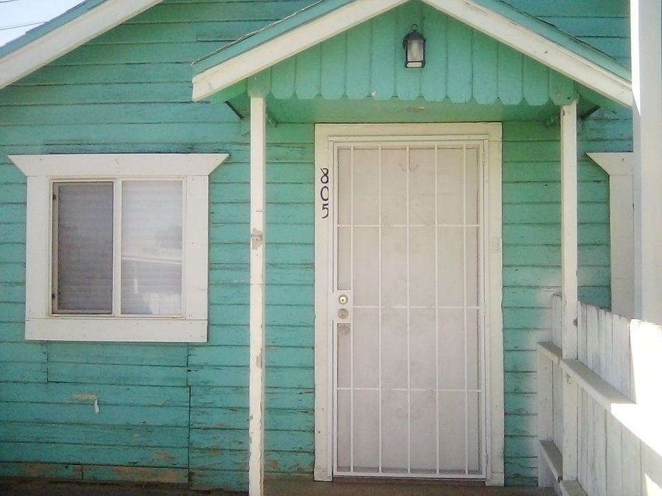 Primary Photo - 805 Oildale Dr