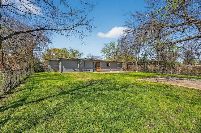 Foto del edificio - 108 Dupont Cir