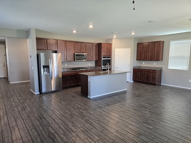 Building Photo - 4412 S Sunrise Bluff Way