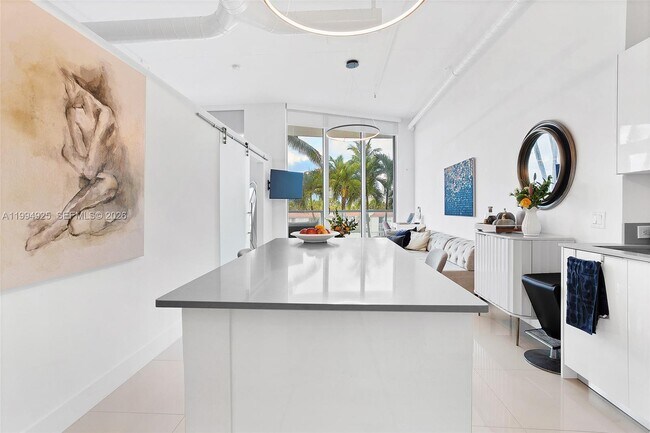 Foto del edificio - 3029 NE 188th St