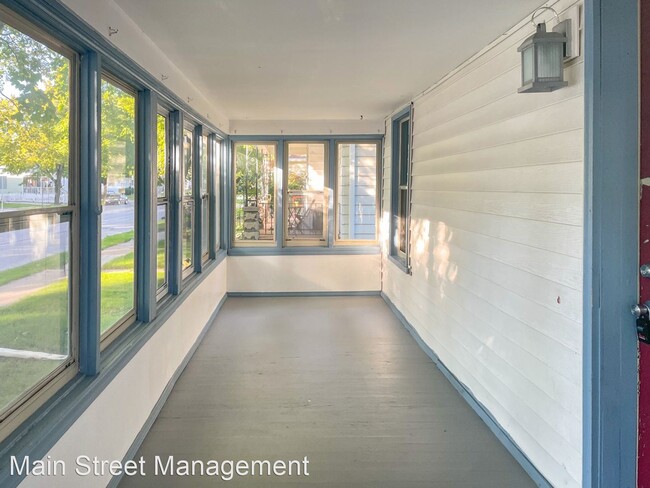 Building Photo - 4 br, 1 bath House - 320 North Ashland Avenue