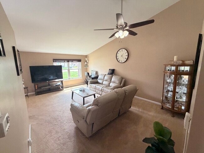 Foto del edificio - 1219 Huntington Dr