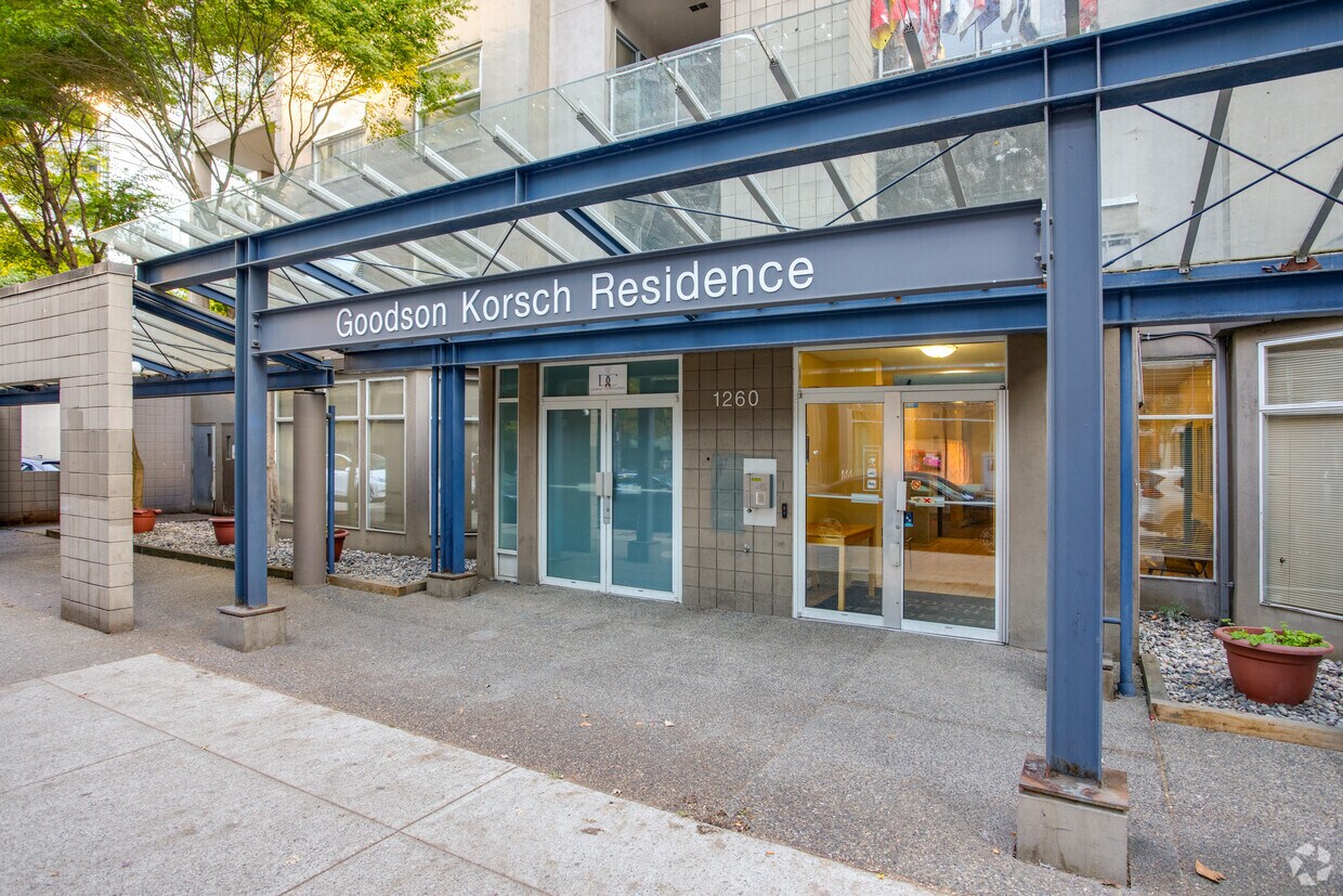 Building Photo - B'Nai B'Rith Manor
