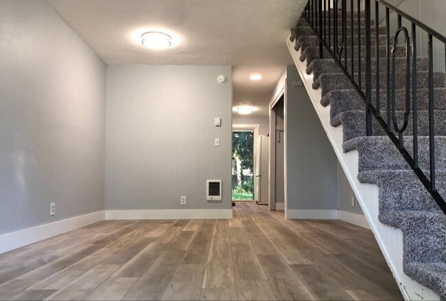 Building Photo - 525 Cinderella Loop