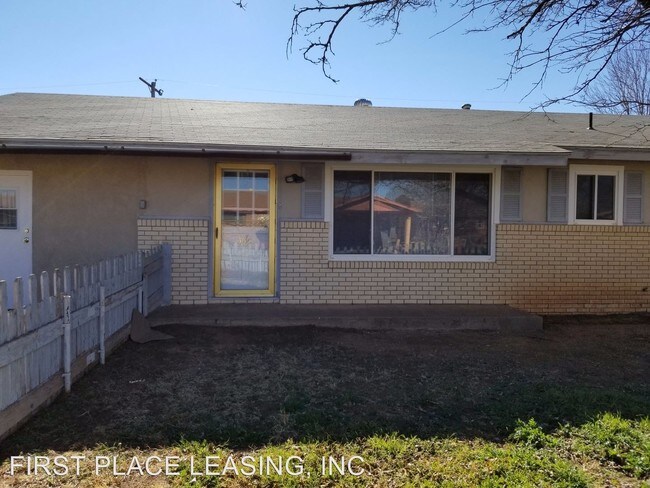Building Photo - 3 br, 2 bath House - 509 Circle Dr.