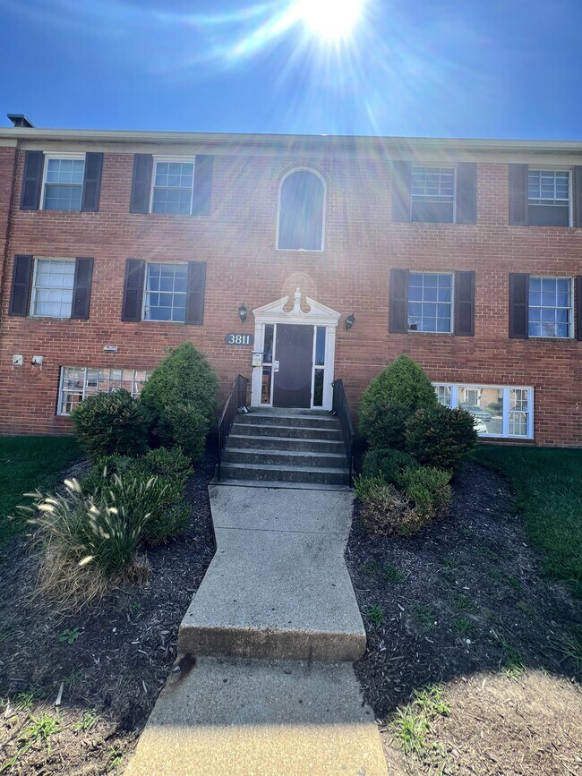 Foto del edificio - 3811 Swann Rd