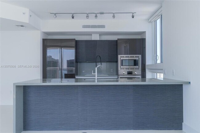 Building Photo - 1080 Brickell Ave