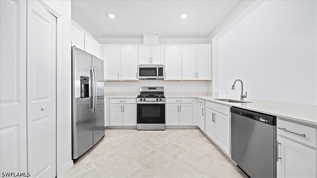 Foto del edificio - 14778 Martingale Pl