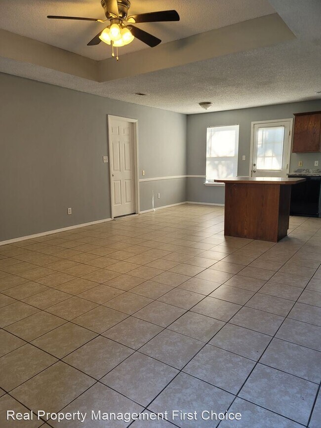 Building Photo - 3 br, 1.5 bath House - 2210 Granite Circle