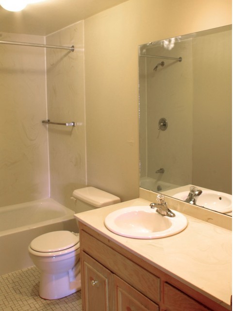 2 Bedroom Bathroom - Whitcomb Corner