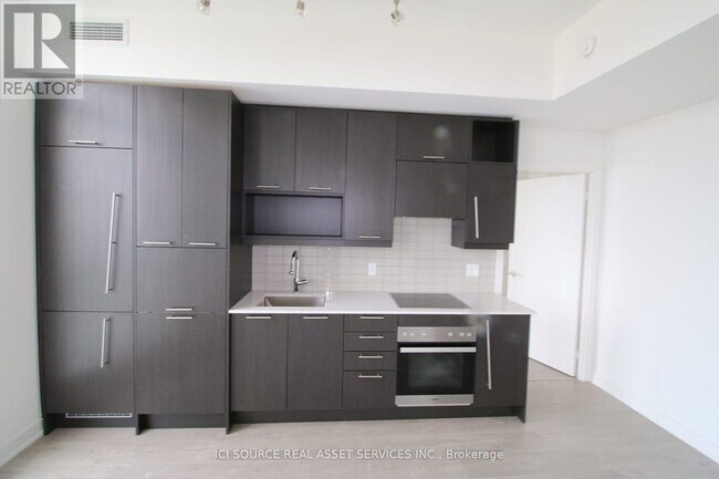 Building Photo - 30 Nelson St