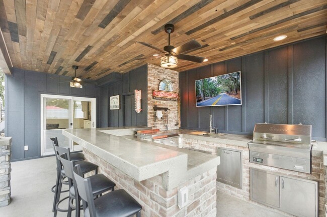 Foto del edificio - Old Town Orange Lifestyle