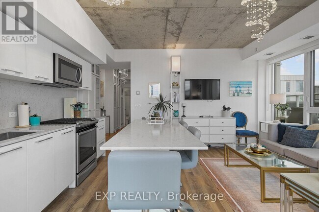 Photo du bâtiment - 25 Baseball Pl