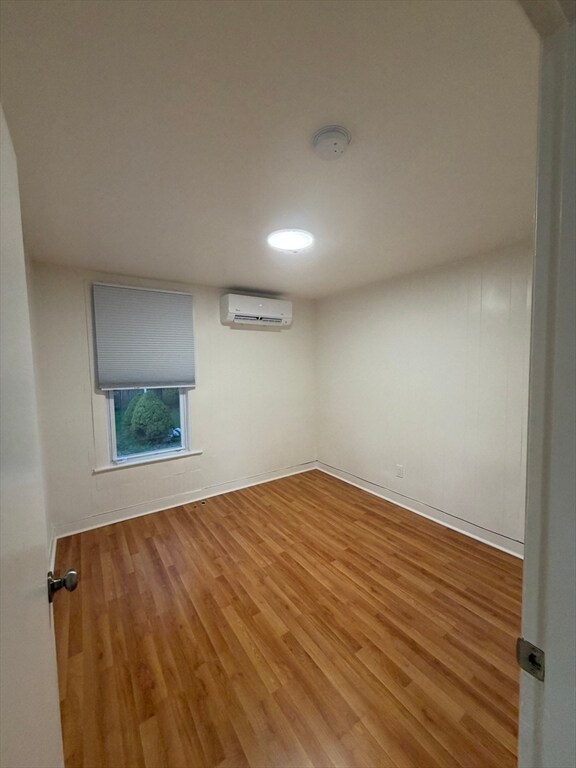 Foto del edificio - 1003 Crescent St