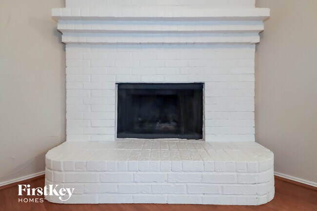 Building Photo - 3717 Biscay Dr