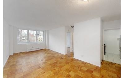 Building Photo - 115 E 34th St