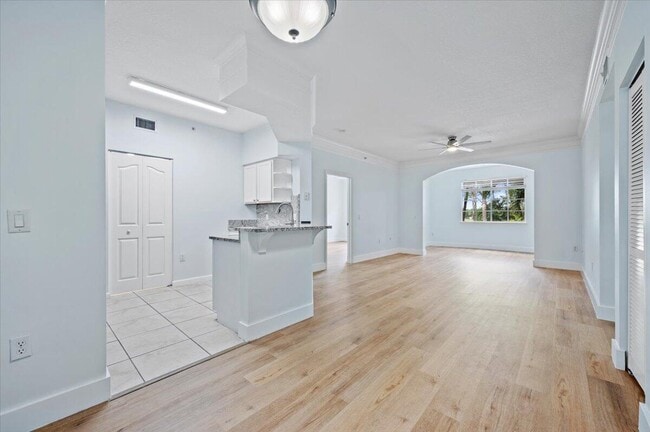 Building Photo - 7203 Myrtlewood Cir W