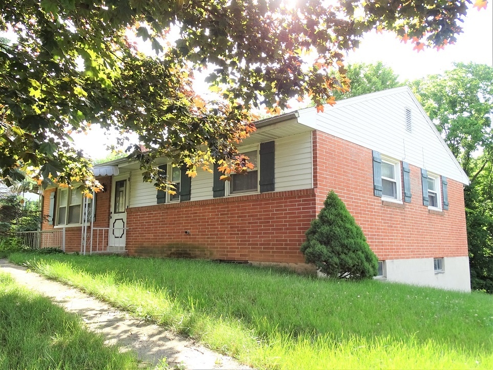 Primary Photo - 437 S 9th St