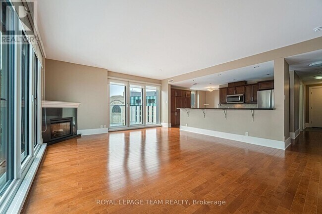 Photo du bâtiment - 700 Sussex Dr