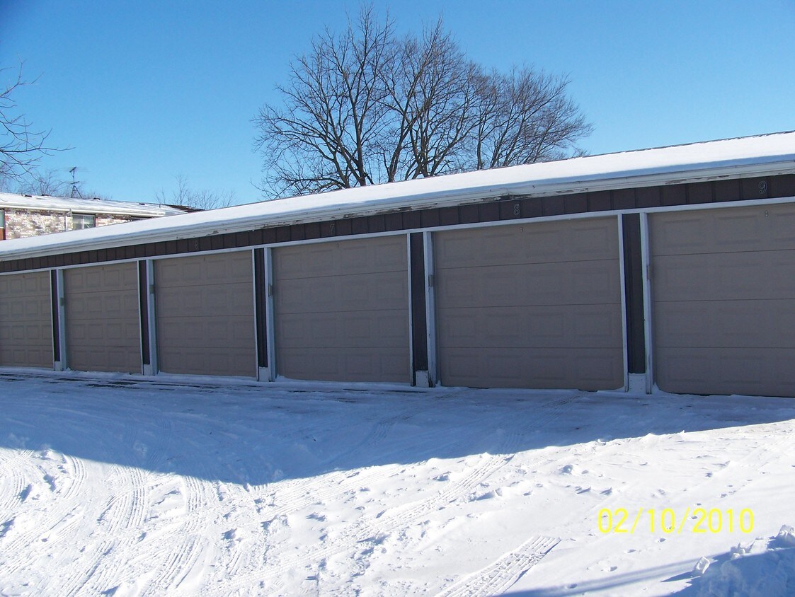 Parking Garages - 309-311 W 6th St