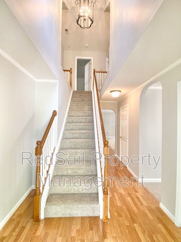 Building Photo - 102 Thunderbird Ln