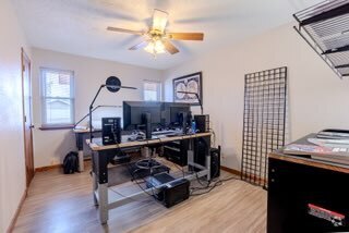Building Photo - 2112 Castle Ct