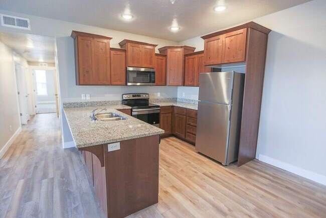 Building Photo - 443 S 575 W
