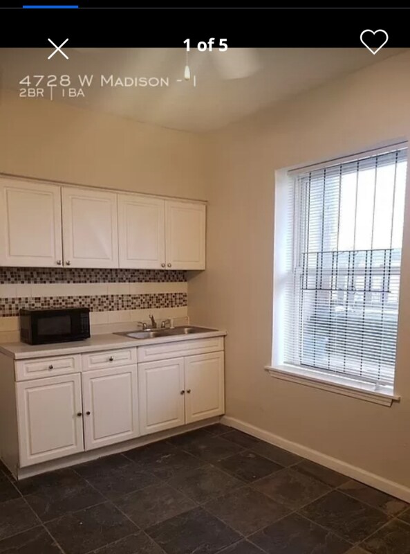 Foto principal - 4728 W Madison St