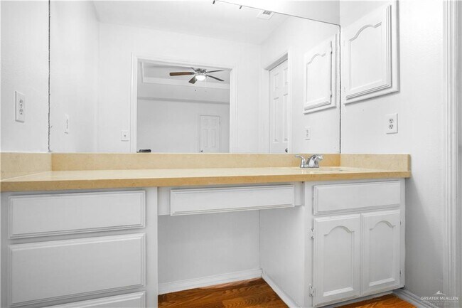 Foto del edificio - 7105 N 8th St