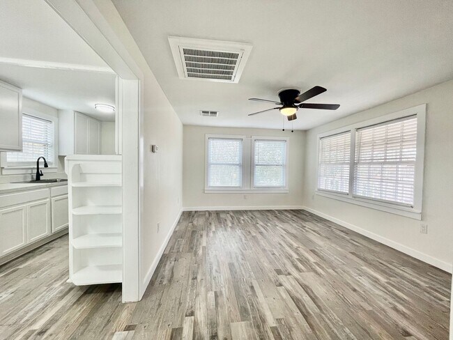 Foto del edificio - 407 Sarah St