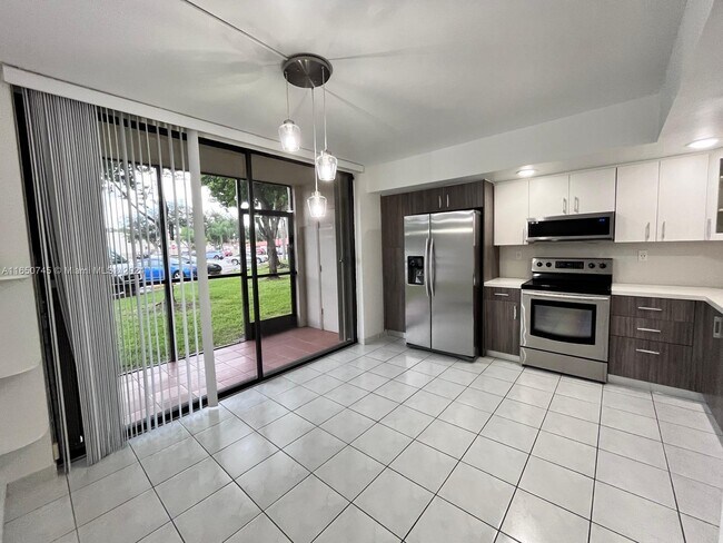 Foto del edificio - 8005 SW 107th Ave