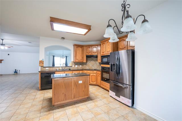 Foto del edificio - 7817 Laughing Waters Tr