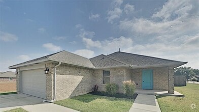 Building Photo - 4601 Oasis Ln