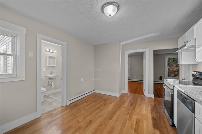 Building Photo - 54 Hillside Ave