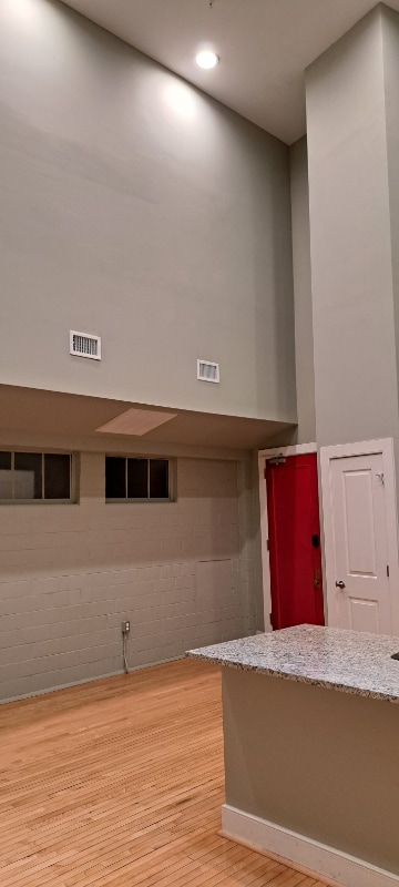 Building Photo - 200 Claremont Ave