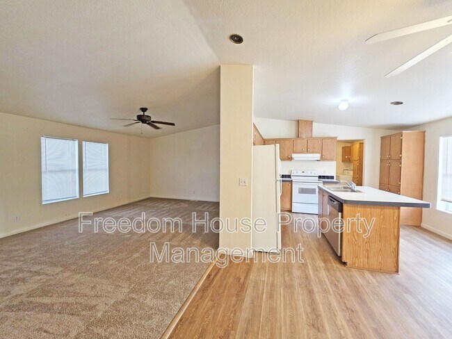 Foto del edificio - 4400 Vicki Ann Rd
