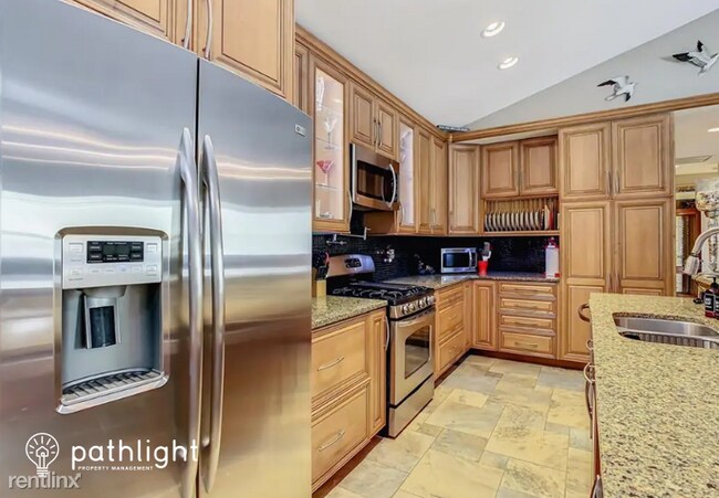 Foto del edificio - 3 br, 2 bath House - 1473 Laconia Drive W ...