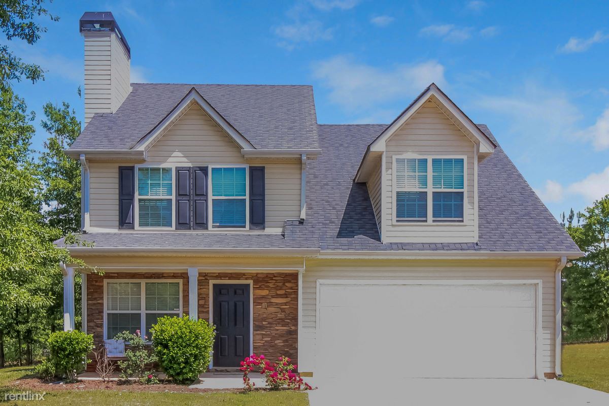 848 Betsy Ross Trl, Hampton, GA 30228