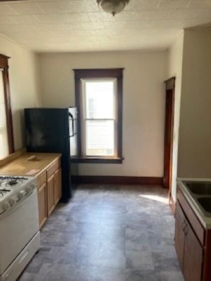 Building Photo - 802 Harding Ave