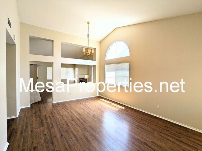 Foto del edificio - 15635 Desert Springs Dr