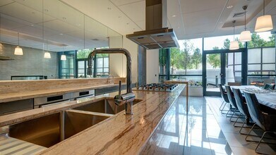 Building Photo - Mira First & M