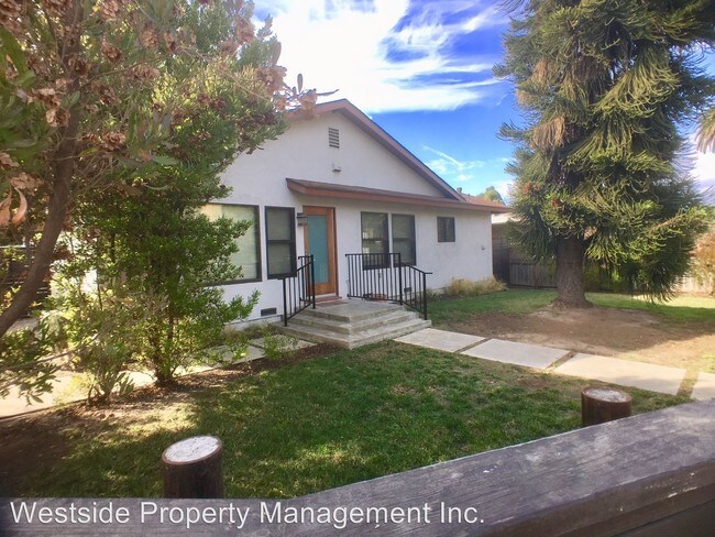 Foto del edificio - 8729 Pershing Dr