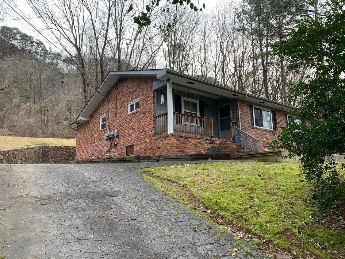 Foto principal - 1477 Palisades Rd